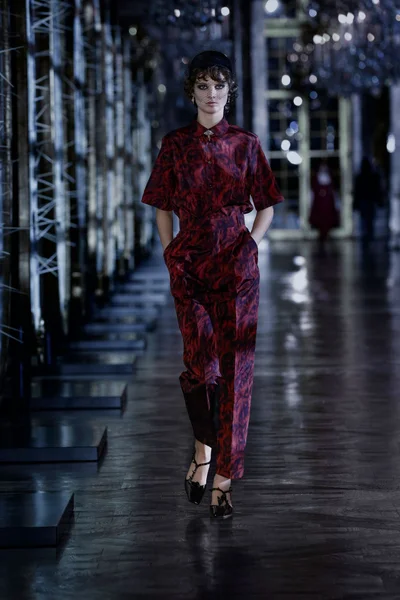 Look 30